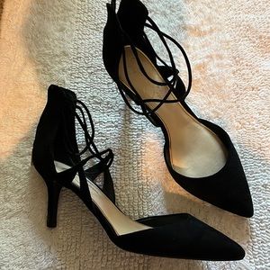 Jessica Simpson 2.5” Black Heels